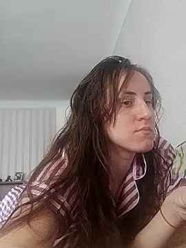 Snapshot of emeli_moon chatting on 03-22-25, 08:51 emeli moon online show from 03-22-25, 08:51
