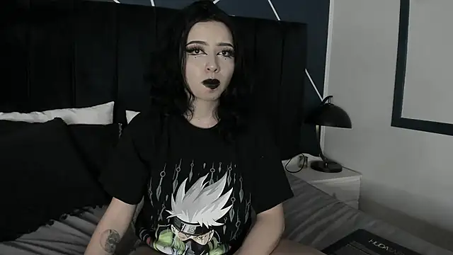 Snapshot of Adeelinee chatting on 12-04-24, 11:13 Adeelinee online show from 12-04-24, 11:13