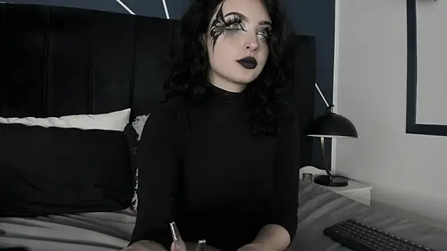 Snapshot of Adeelinee chatting on 12-05-24, 11:40 Adeelinee online show from 12-05-24, 11:40