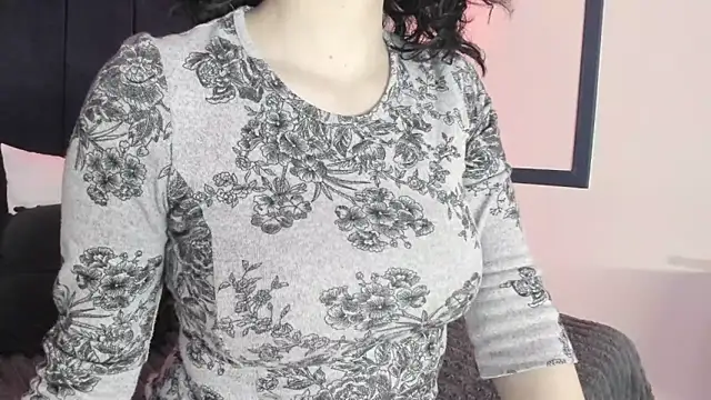 Snapshot of Adeelinee chatting on 12-11-24, 07:57 Adeelinee online show from 12-11-24, 07:57