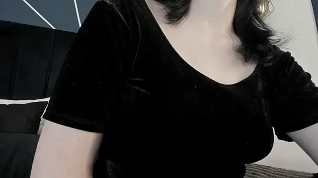 Snapshot of Adeelinee chatting on 12-23-24, 07:41 Adeelinee online show from 12-23-24, 07:41