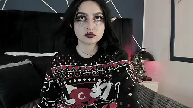Snapshot of Adeelinee chatting on 12-23-24, 10:55 Adeelinee online show from 12-23-24, 10:55