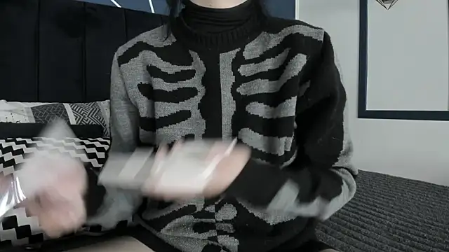 Snapshot of Adeelinee chatting on 02-13-25, 07:52 Adeelinee online show from 02-13-25, 07:52