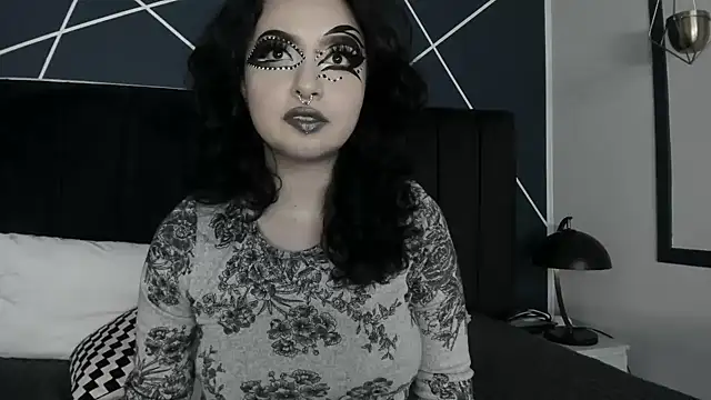 Snapshot of Adeelinee chatting on 03-06-25, 10:47 Adeelinee online show from 03-06-25, 10:47