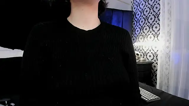 Snapshot of Adeelinee chatting on 09-16-25, 07:37 Adeelinee online show from 09-16-25, 07:37