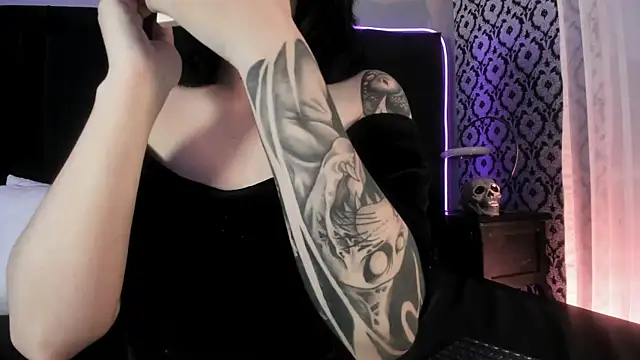 Adeelinee online show from 02-11-26, 08:03