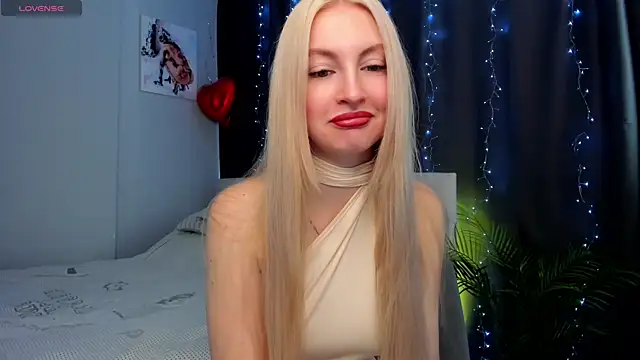 Snapshot of Kimmy_powell chatting on 10-18-25, 03:09 Kimmy powell online show from 10-18-25, 03:09