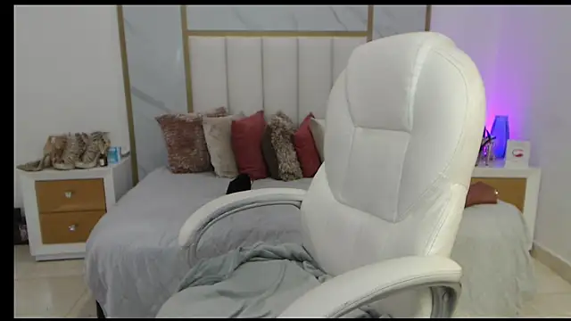 Snapshot of annita_cooper_ chatting on 10-16-25, 04:08 annita cooper online show from 10-16-25, 04:08