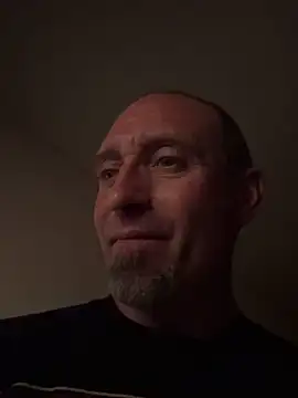 Snapshot of El_Gizmo chatting on 12-13-24, 07:36 El Gizmo online show from 12-13-24, 07:36