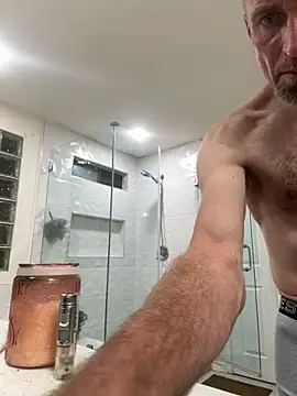 Snapshot of El_Gizmo chatting on 11-01-25, 08:49 El Gizmo online show from 11-01-25, 08:49