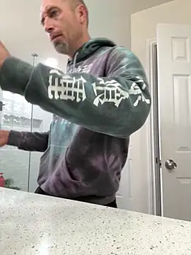 Snapshot of El_Gizmo chatting on 11-17-25, 06:14 El Gizmo online show from 11-17-25, 06:14