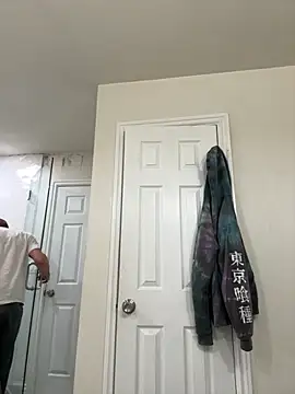 Snapshot of El_Gizmo chatting on 11-29-25, 12:30 El Gizmo online show from 11-29-25, 12:30