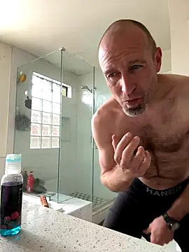 Snapshot of El_Gizmo chatting on 11-30-25, 05:39 El Gizmo online show from 11-30-25, 05:39