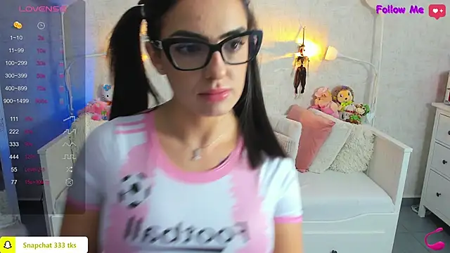 Snapshot of LindsayDeee chatting on 10-22-25, 04:46 LindsayDeee online show from 10-22-25, 04:46