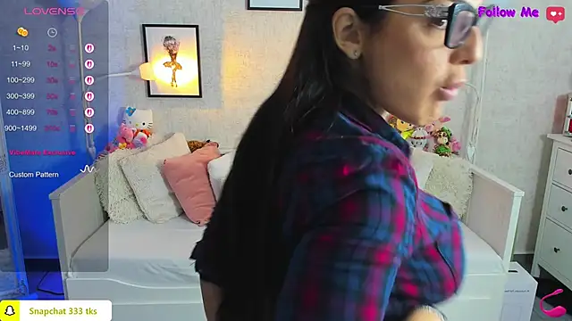 Snapshot of LindsayDeee chatting on 11-14-25, 07:18 LindsayDeee online show from 11-14-25, 07:18