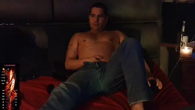 Snapshot of Hard_to_Handlexxx chatting on 12-16-24, 12:06 Hard to Handlexxx online show from 12-16-24, 12:06