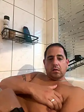 Snapshot of Wessi2005 chatting on 09-22-25, 07:10 Wessi2005 online show from 09-22-25, 07:10