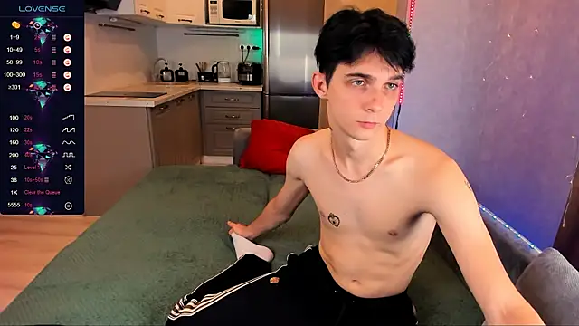 Aaron Boom online show from 09-14-25, 11:15