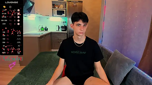 Aaron Boom online show from 09-28-25, 07:08