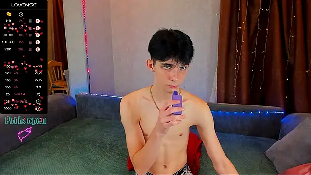 Aaron Boom online show from 10-10-25, 09:36