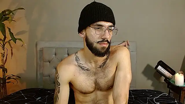 Snapshot of Mr_WhiteCock chatting on 12-06-24, 08:29 Mr WhiteCock online show from 12-06-24, 08:29