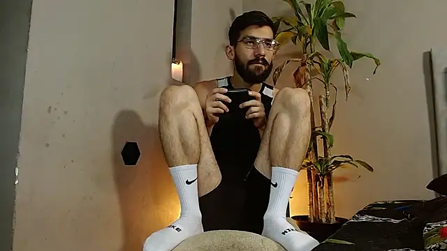 Snapshot of Mr_WhiteCock chatting on 12-18-24, 07:30 Mr WhiteCock online show from 12-18-24, 07:30