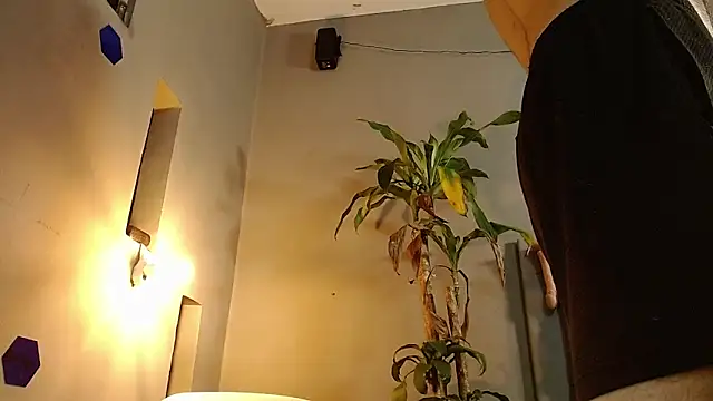Snapshot of Mr_WhiteCock chatting on 01-07-25, 12:34 Mr WhiteCock online show from 01-07-25, 12:34