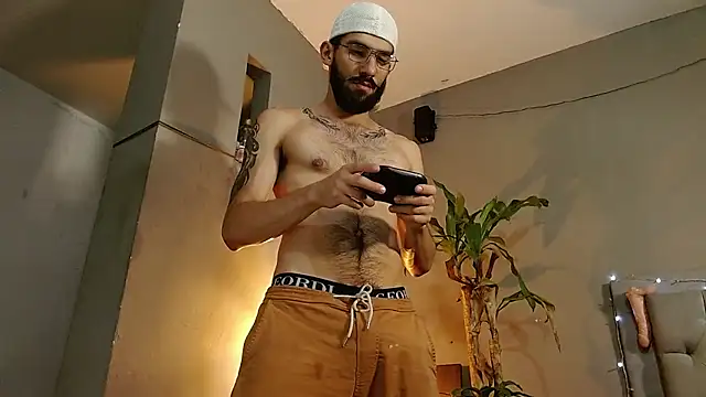 Snapshot of Mr_WhiteCock chatting on 01-19-25, 11:32 Mr WhiteCock online show from 01-19-25, 11:32