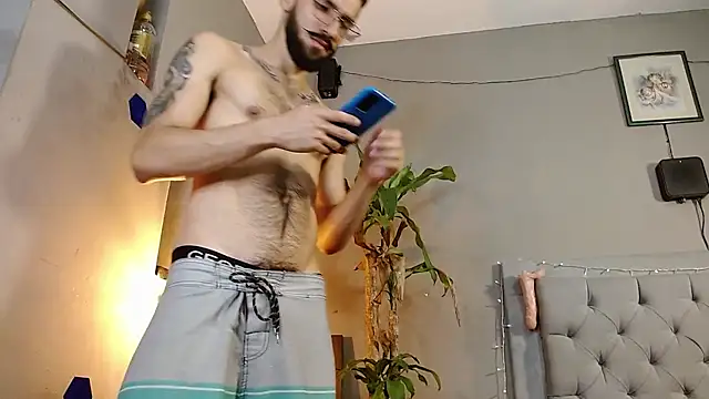 Snapshot of Mr_WhiteCock chatting on 01-20-25, 10:37 Mr WhiteCock online show from 01-20-25, 10:37