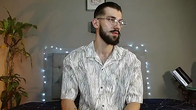 Snapshot of Mr_WhiteCock chatting on 01-25-25, 08:53 Mr WhiteCock online show from 01-25-25, 08:53