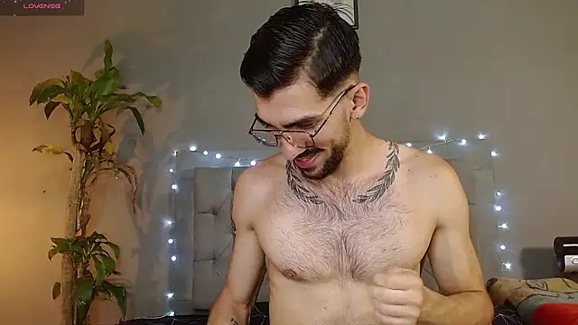 Snapshot of Mr_WhiteCock chatting on 02-07-25, 11:13 Mr WhiteCock online show from 02-07-25, 11:13