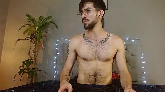 Snapshot of Mr_WhiteCock chatting on 02-22-25, 06:52 Mr WhiteCock online show from 02-22-25, 06:52