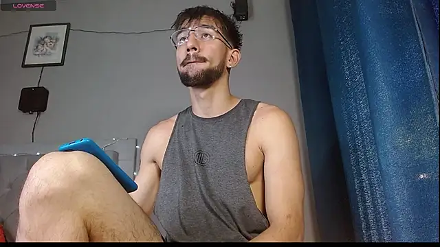 Snapshot of Mr_WhiteCock chatting on 03-16-25, 03:17 Mr WhiteCock online show from 03-16-25, 03:17