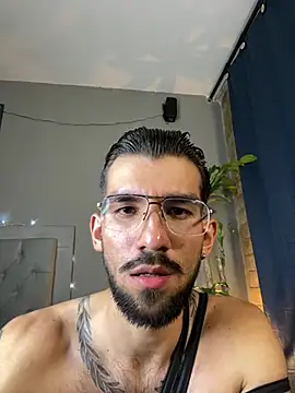 Snapshot of Mr_WhiteCock chatting on 03-20-25, 11:02 Mr WhiteCock online show from 03-20-25, 11:02