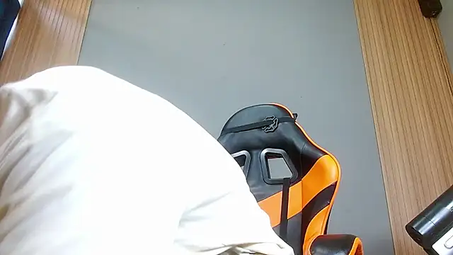 Snapshot of Mr_WhiteCock chatting on 11-09-25, 08:18 Mr WhiteCock online show from 11-09-25, 08:18