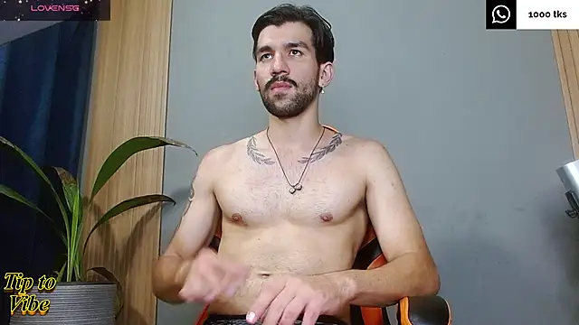 Snapshot of Mr_WhiteCock chatting on 12-16-25, 01:54 Mr WhiteCock online show from 12-16-25, 01:54