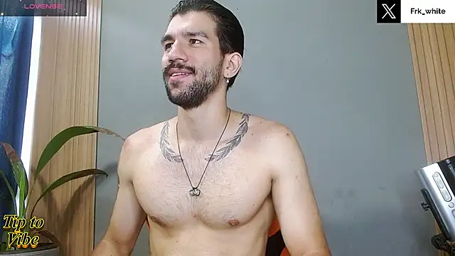 Snapshot of Mr_WhiteCock chatting on 12-18-25, 04:46 Mr WhiteCock online show from 12-18-25, 04:46