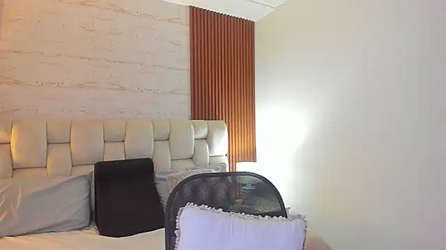 SophiaWylde online show from 01-13-25, 07:00