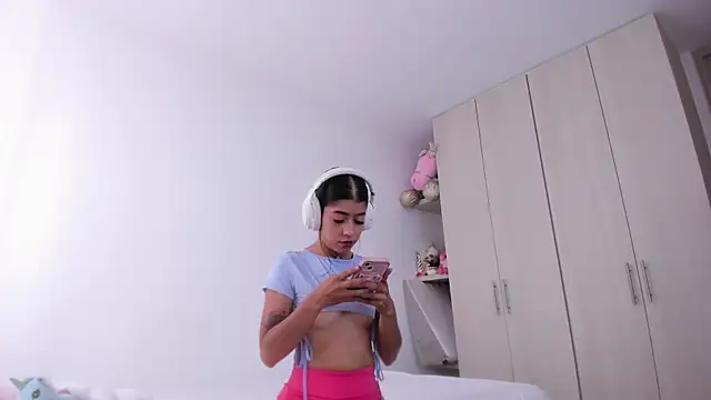 analia collins online show from 09-19-25, 02:07