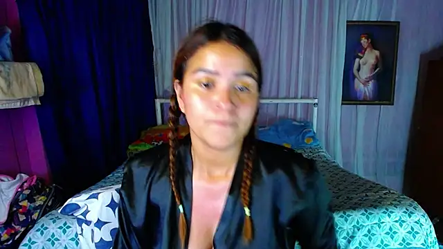 Snapshot of ZoeKuipers13 chatting on 01-12-25, 11:58 ZoeKuipers13 online show from 01-12-25, 11:58