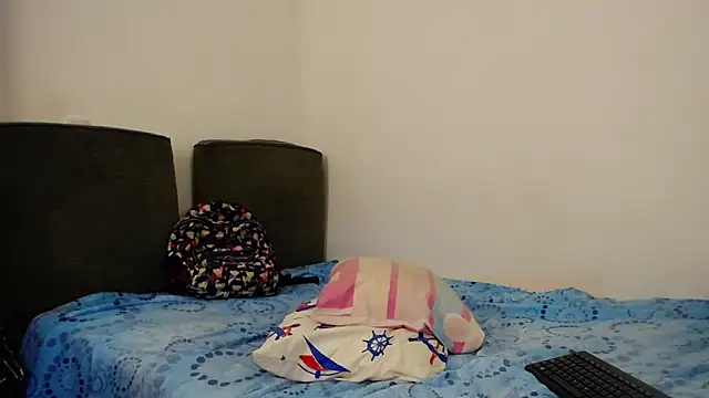 ZoeKuipers13 online show from 03-11-25, 09:15