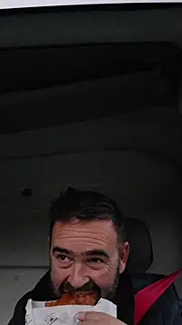 Snapshot of pachapeter chatting on 11-25-25, 06:57 pachapeter online show from 11-25-25, 06:57