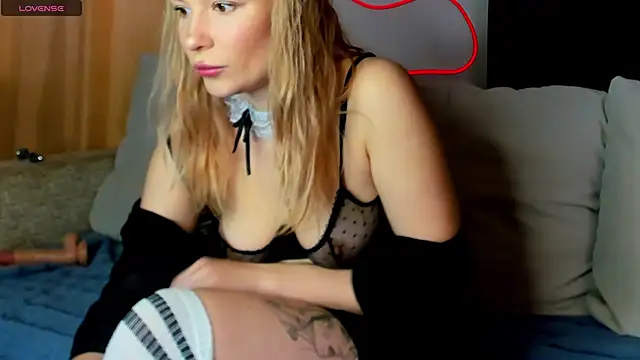 Leila purr18 online show from 02-22-25, 09:45