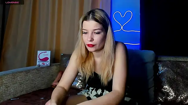 Leila purr18 online show from 03-18-25, 06:46