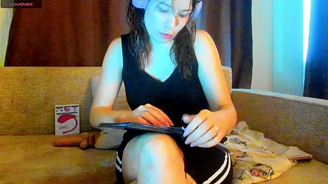 Leila purr18 online show from 10-06-25, 12:46