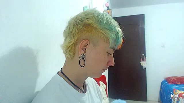 tomboyblue online show from 12-04-24, 02:09