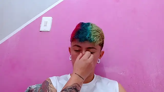 tomboyblue online show from 10-21-25, 06:19