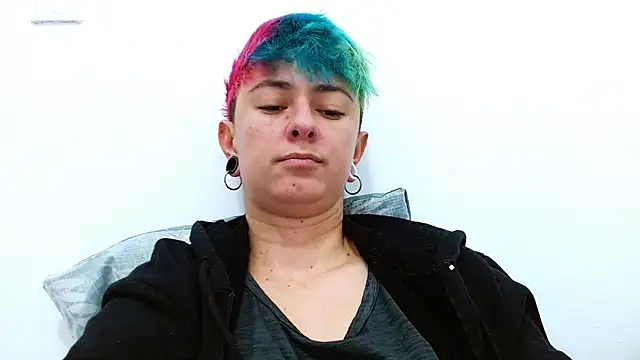 tomboyblue online show from 11-13-25, 03:55