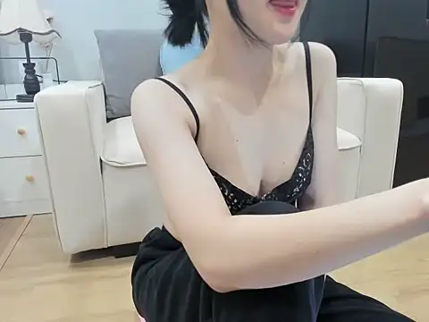 Snapshot of Mieko99 chatting on 11-29-25, 04:32 Mieko99 online show from 11-29-25, 04:32