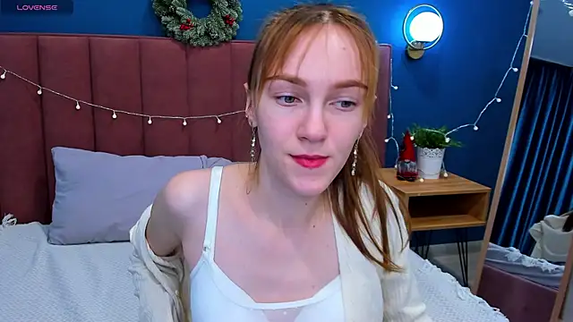 Snapshot of VanillaKelly chatting on 12-19-24, 05:29 VanillaKelly online show from 12-19-24, 05:29